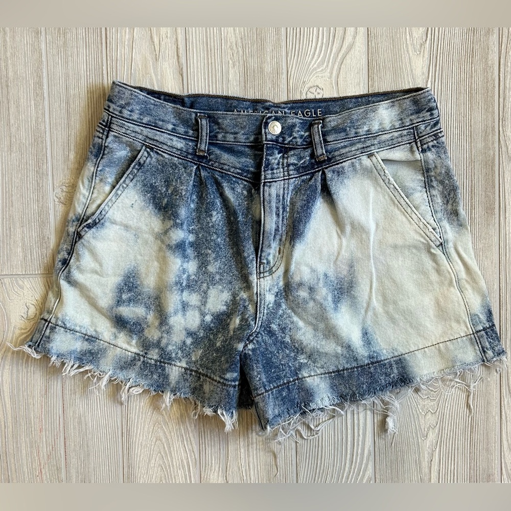 American Eagle Acid Wash Mom Short Size 12
